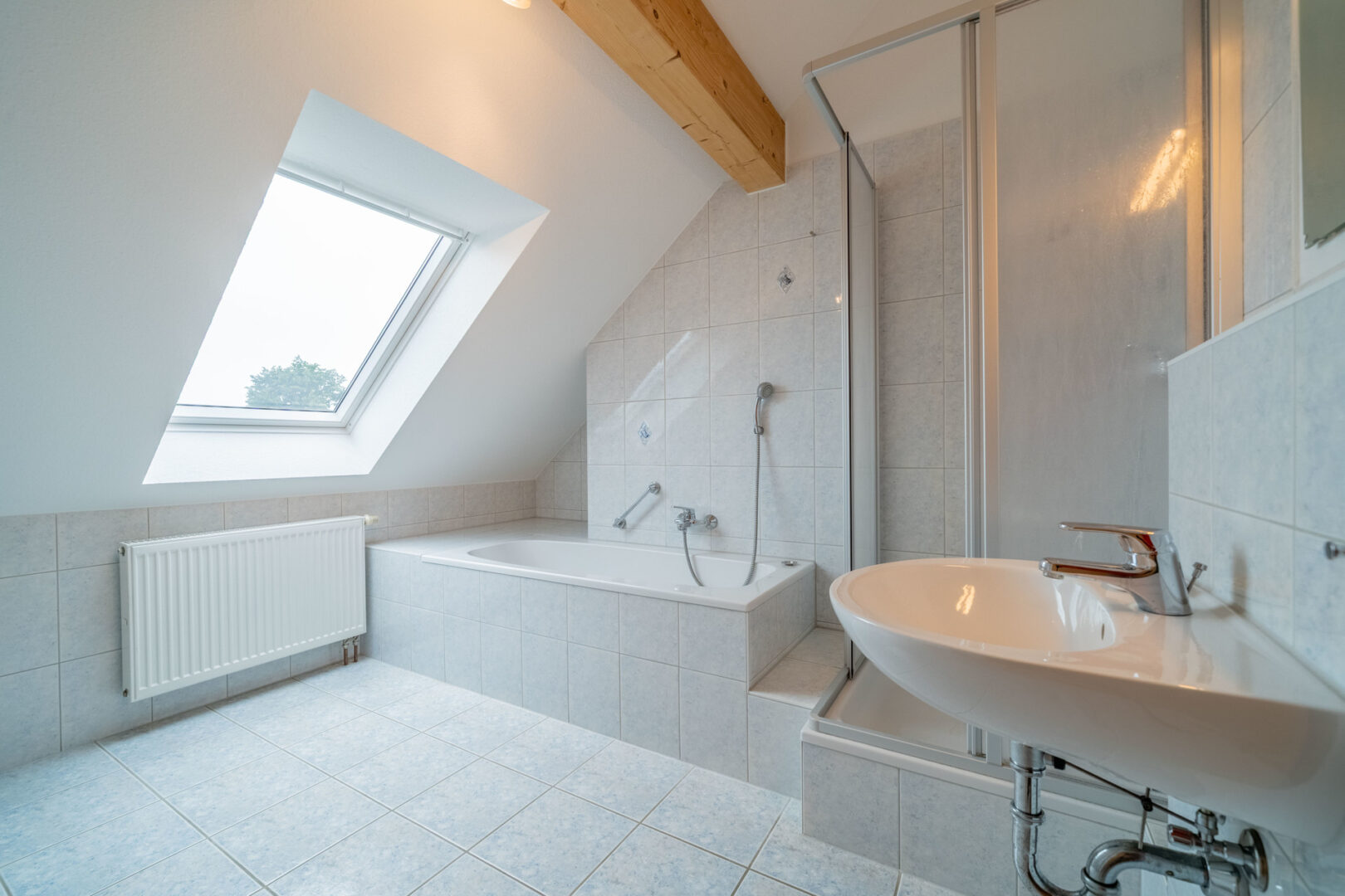 Badezimmer (DG)