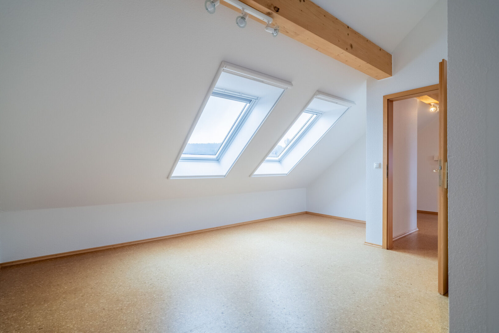 Schlafzimmer (DG)